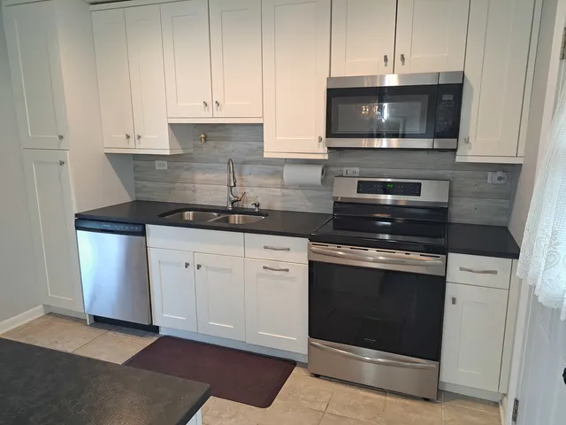 $438,000 | 918 Park Drive, Melrose Park, IL 60160