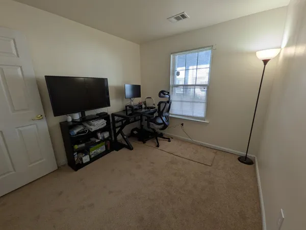 $290,000 | 4240 Applegate Lane, Unit 5, Suitland, MD 20746