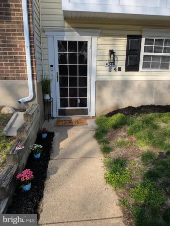 $290,000 | 4240 Applegate Lane, Unit 5, Suitland, MD 20746
