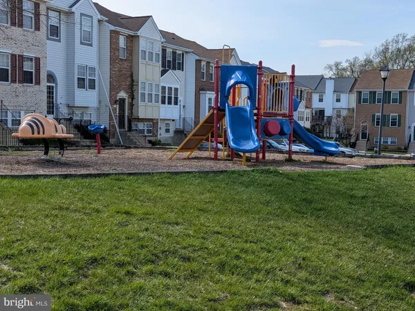 $290,000 | 4240 Applegate Lane, Unit 5, Suitland, MD 20746