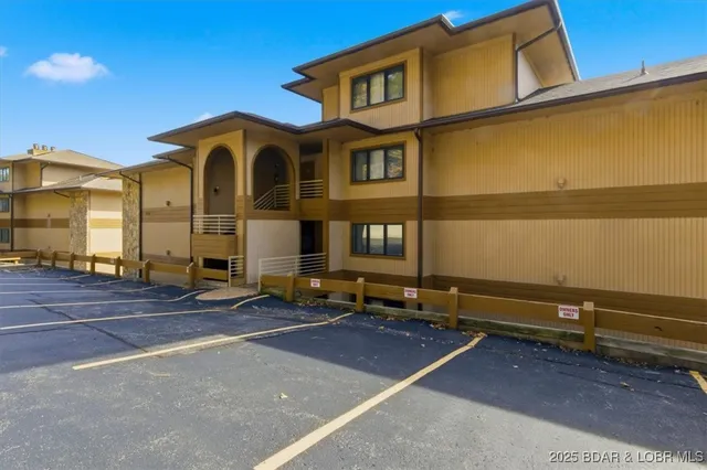 $249,000 | 120 Cedar Court, Unit 2A, Lake Ozark, MO 65049