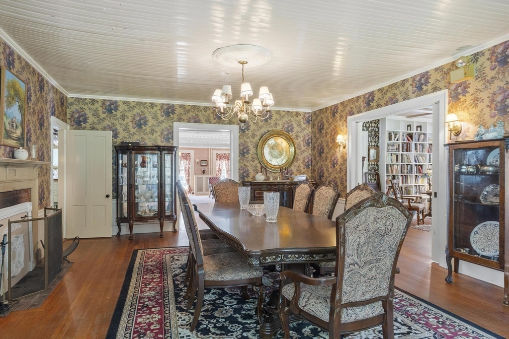 19 North Main Street Petersham, MA 01366 - Photo 11 of 38