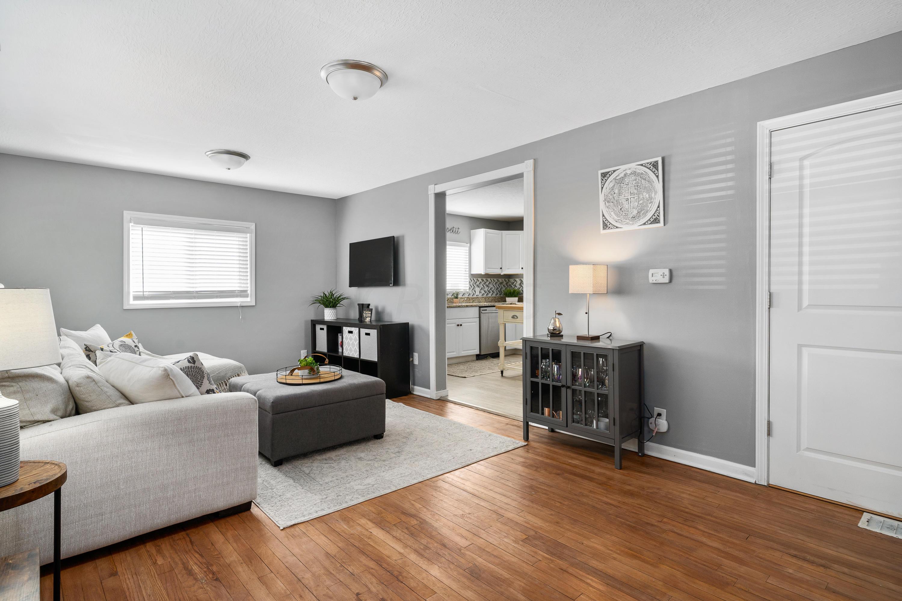 291 Chase Road Columbus, OH 43214 - Photo 3 of 29 Gallery Image 3