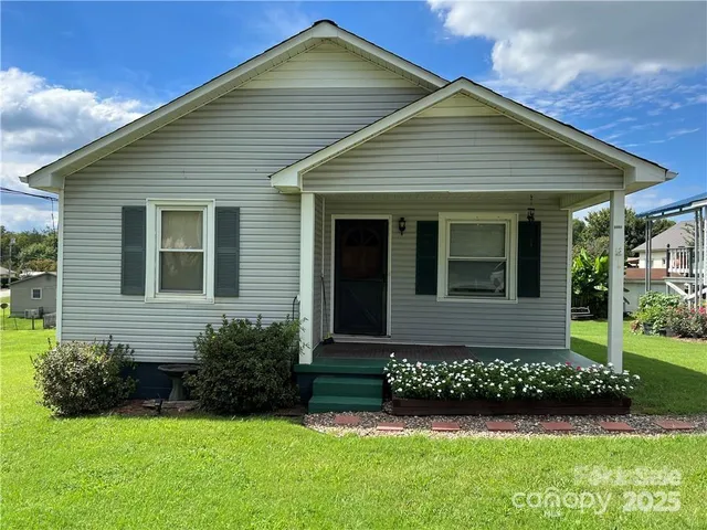 $1,350 | 2304 Cline Street, Statesville, NC 28677