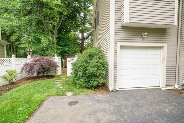 12 Mansfield Road Wellesley, MA 02481 - Photo 11 of 15