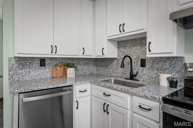 $179,000 | 2509 Spencer Avenue, Overland, MO 63114