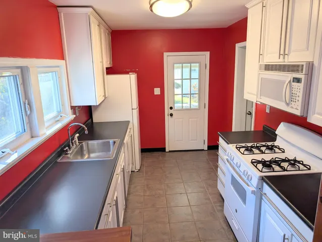 $285,000 | 518 Wesley Avenue, Pitman, NJ 08071