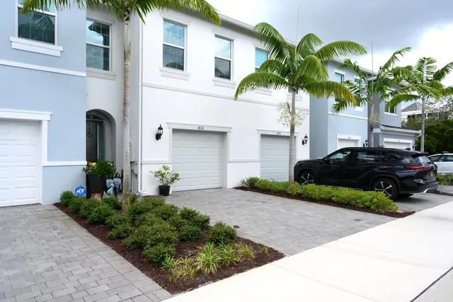 $2,790 | 1832 Southeast Roxy Way, Stuart, FL 34996