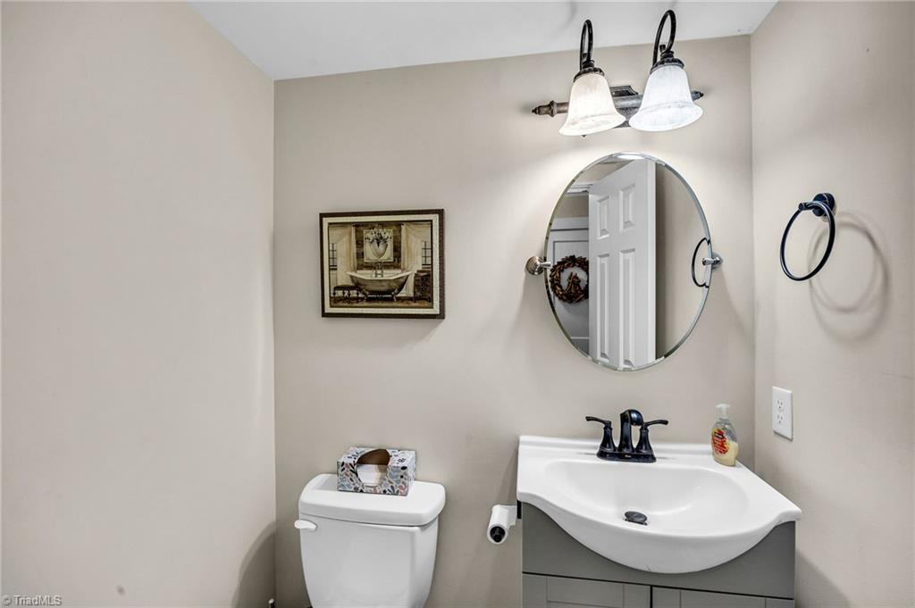834 Howard Place High Point, NC 27262 - Photo 19 of 39 Gallery Image 19