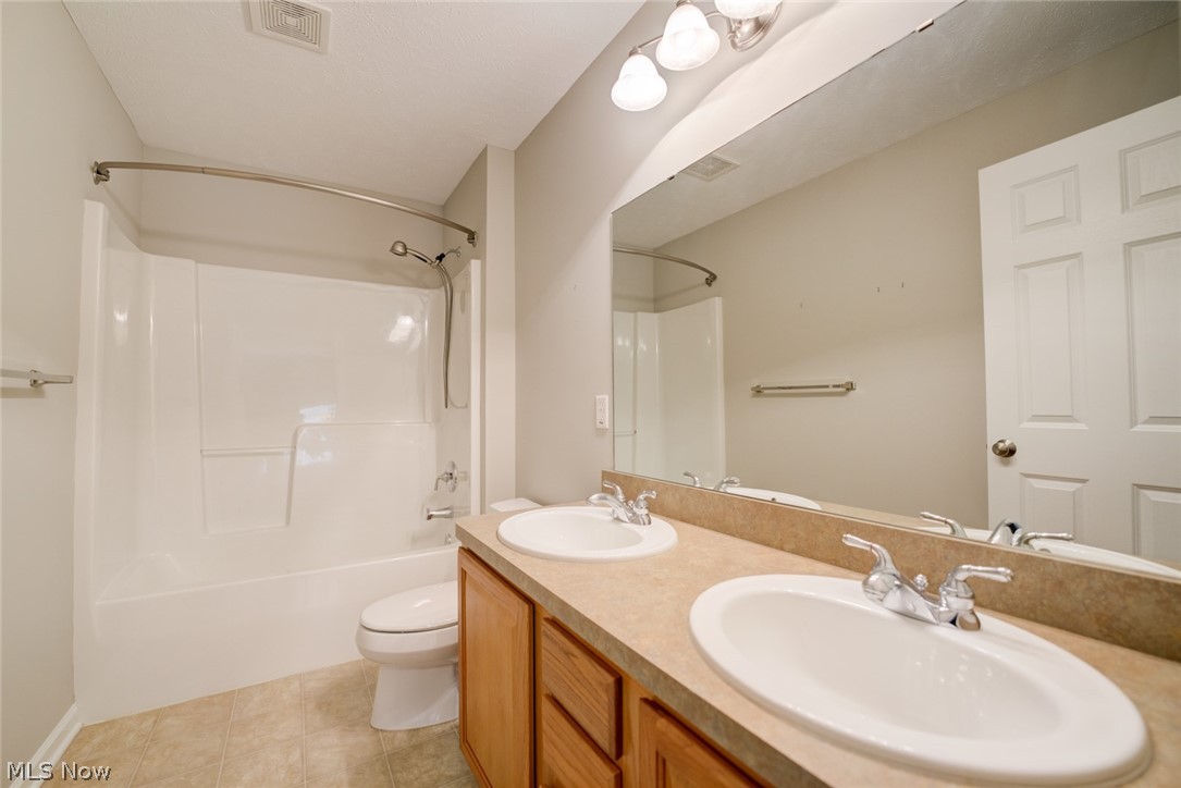 18205 Hunt Road Strongsville, OH 44136 - Photo 29 of 35