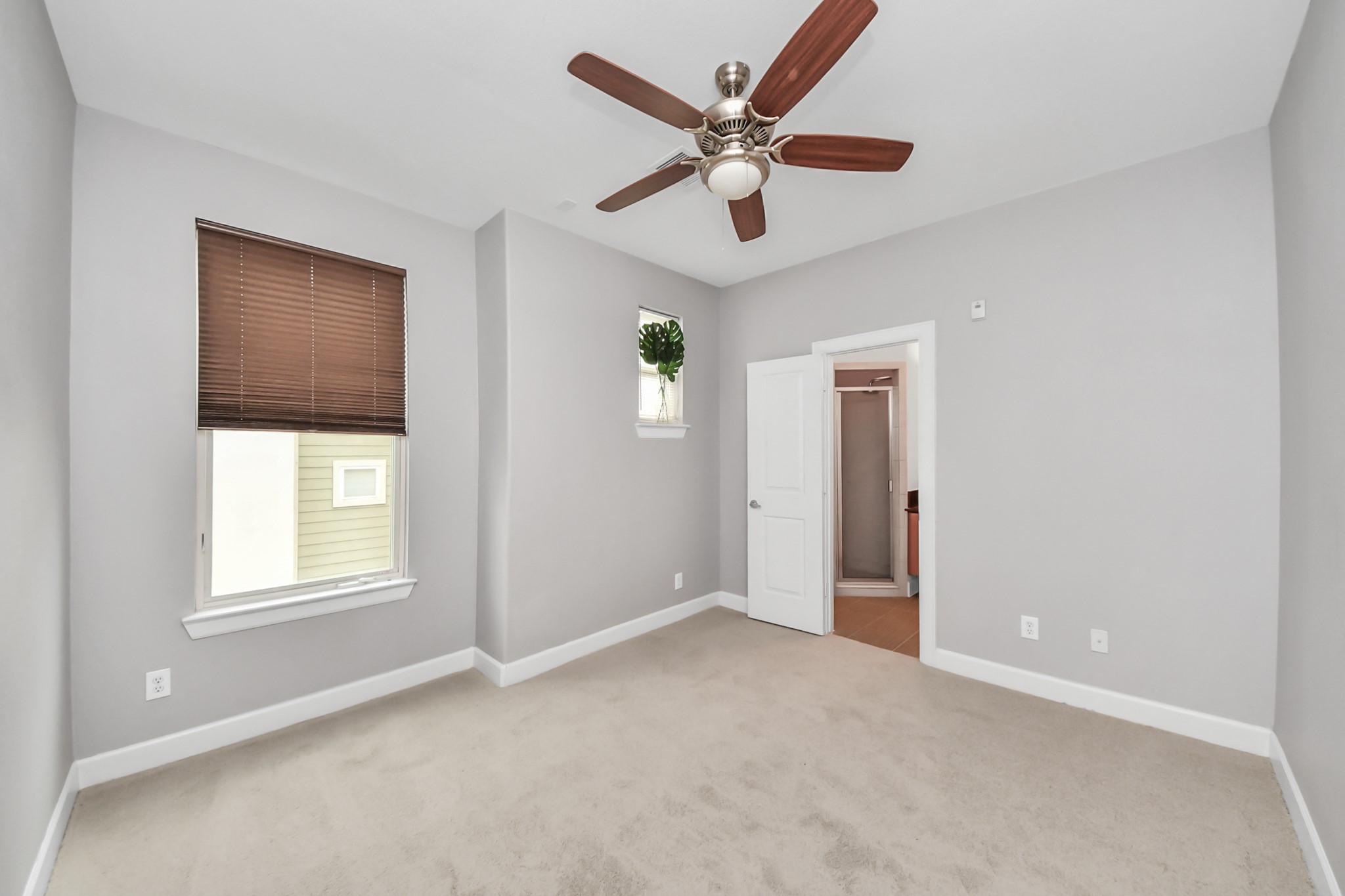 1403 Delano Street, Unit 6 Houston, TX 77003 - Photo 20 of 46 a view of an empty room with a window