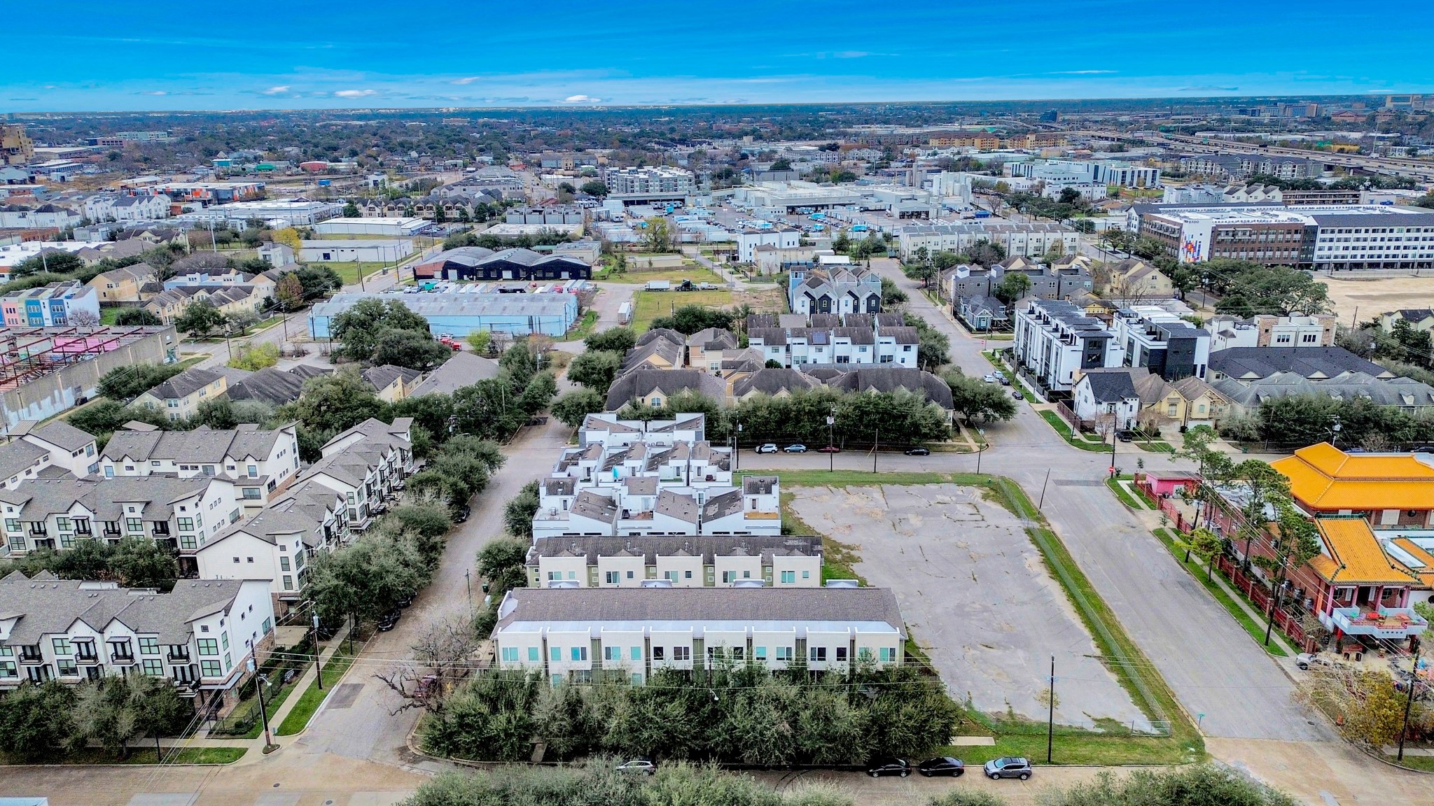 1403 Delano Street, Unit 6 Houston, TX 77003 - Photo 45 of 46 an aerial view of a city