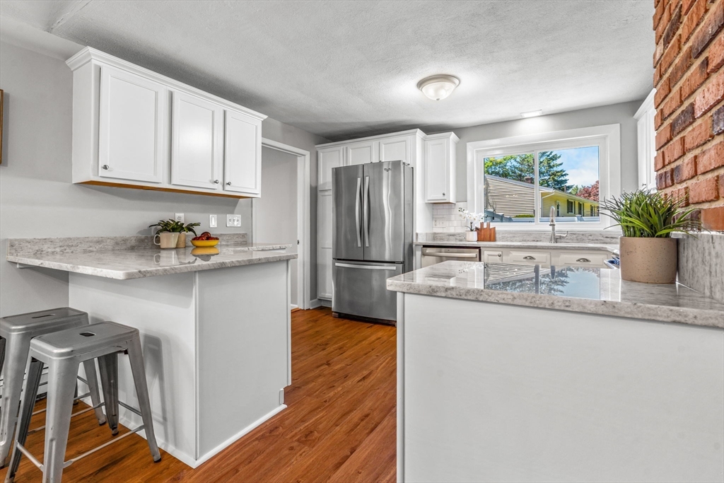 22 Temi Road Hudson, MA 01749 - Photo 7 of 39