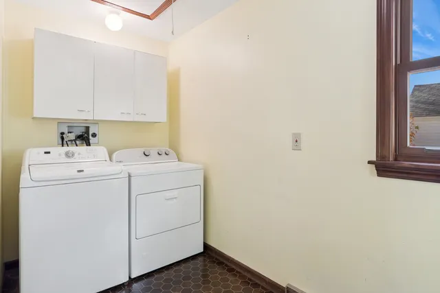 $410,000 | 55 Garfield Street, Oswego, IL 60543