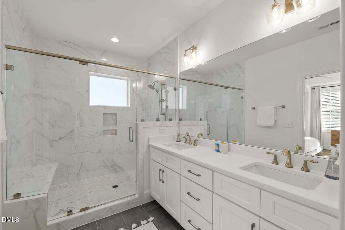 817 Gannett Street Raleigh, NC 27606 - Photo 18 of 28 P1136045