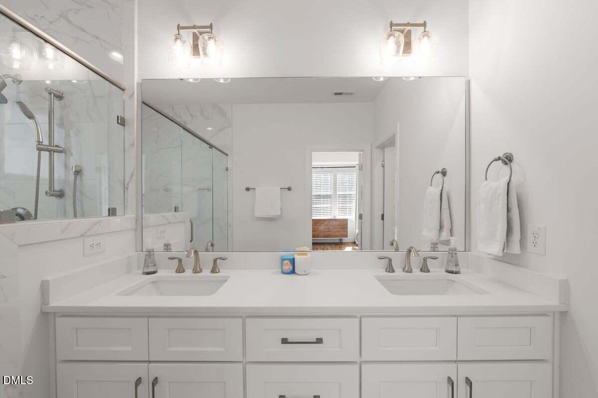817 Gannett Street Raleigh, NC 27606 - Photo 19 of 28 P1136050