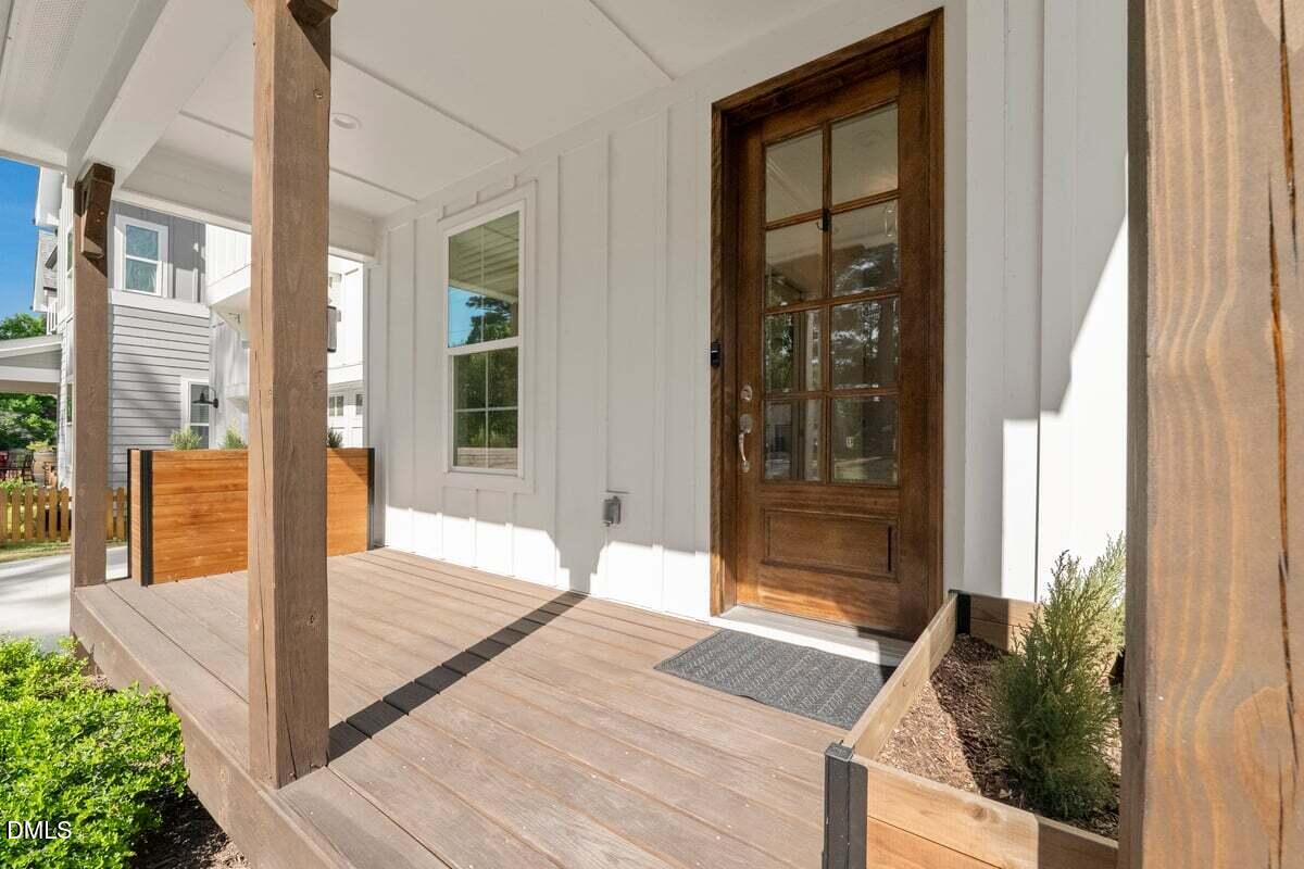 817 Gannett Street Raleigh, NC 27606 - Photo 4 of 28 P1135850