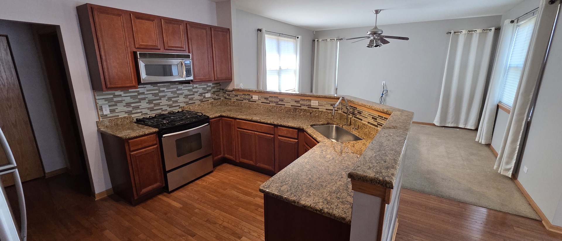 697 Periwinkle Lane Aurora, IL 60504 - Photo 2 of 50