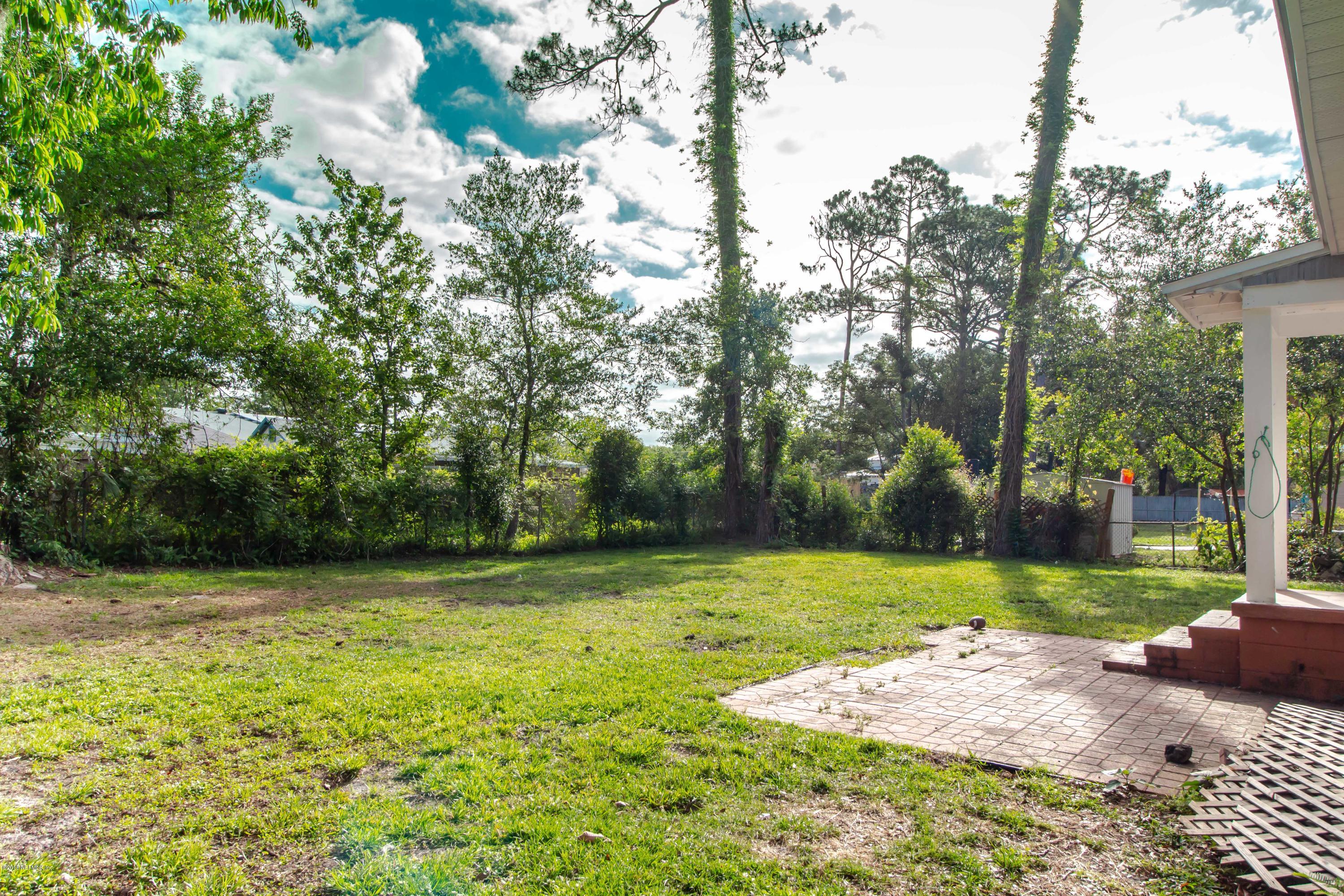 7103 Waikiki Road Jacksonville, FL 32216 - Photo 18 of 21 Backyard