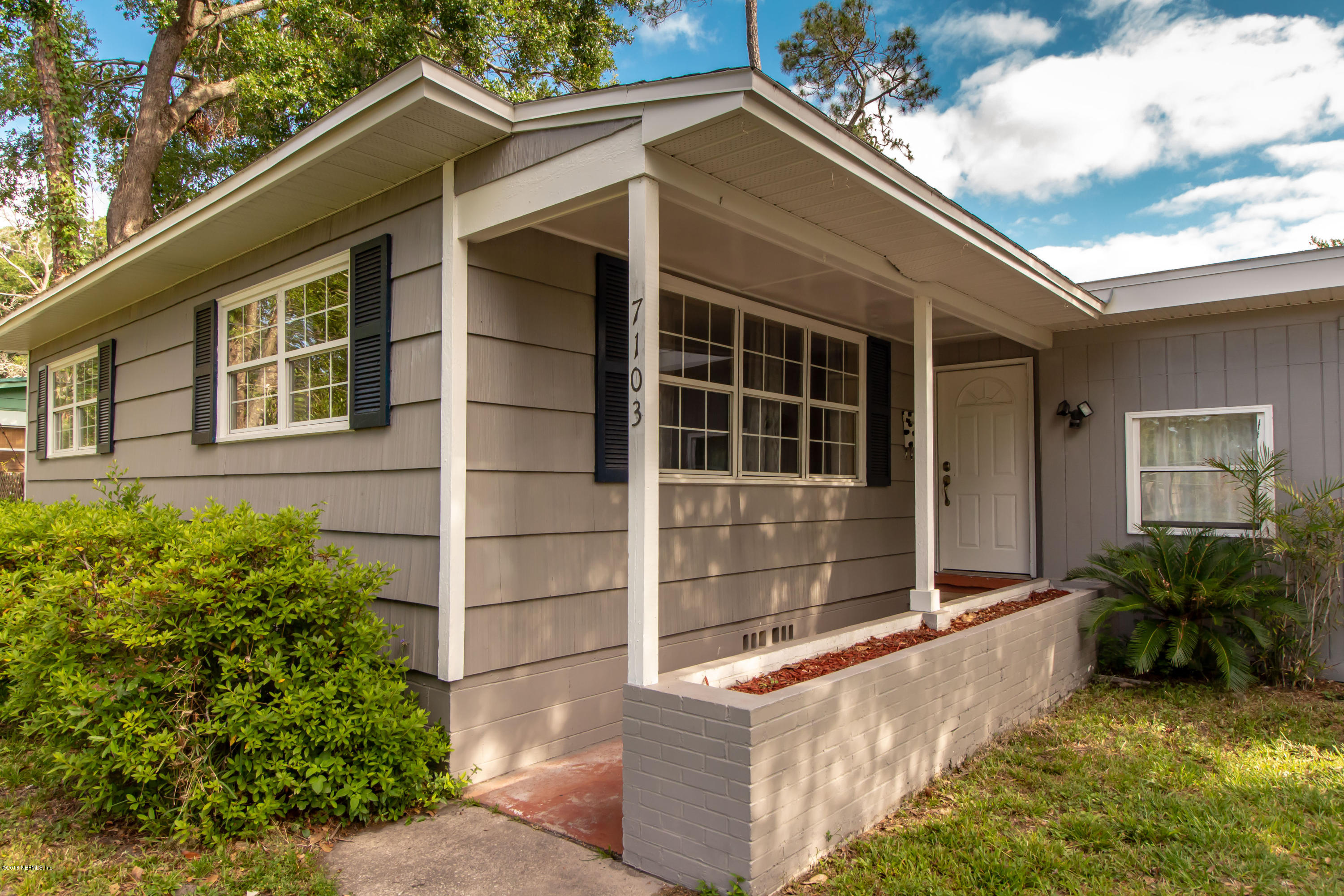 7103 Waikiki Road Jacksonville, FL 32216 - Photo 3 of 21 Porch