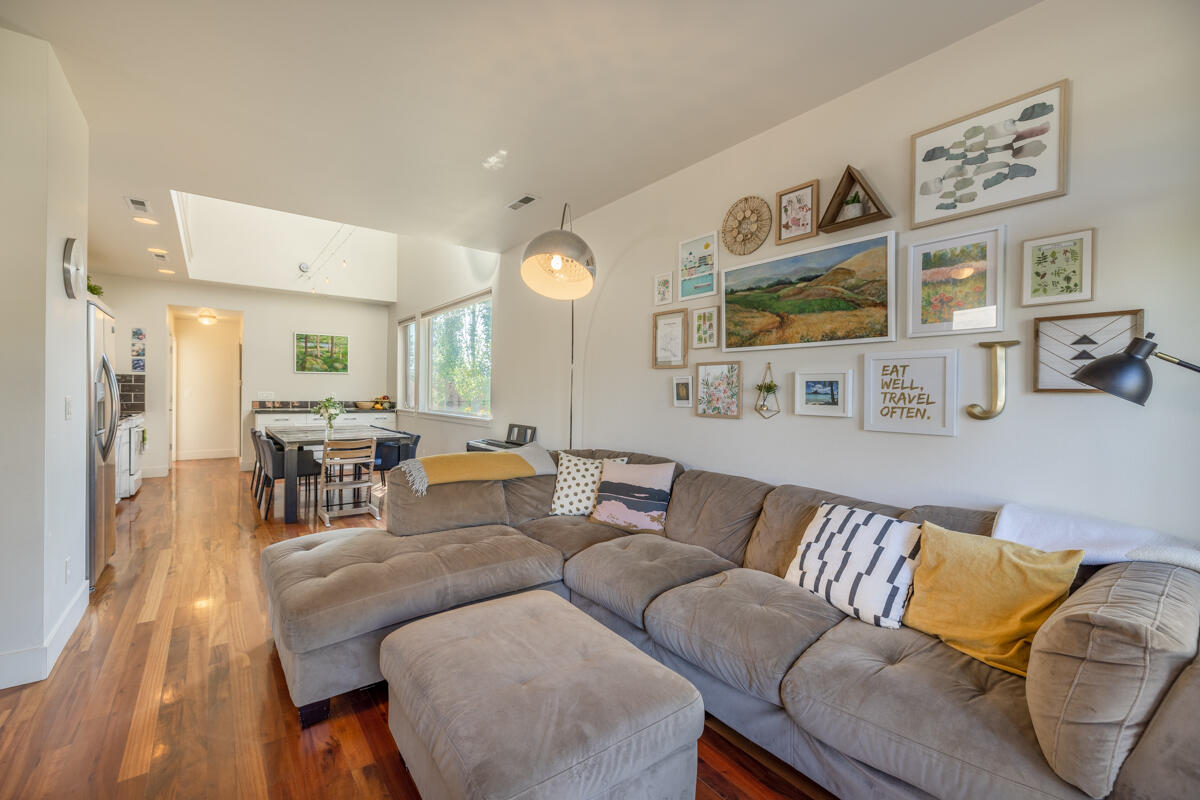 61274 Blakely Road Bend, OR 97702 - Photo 5 of 32 a living room with furniture and wooden floor