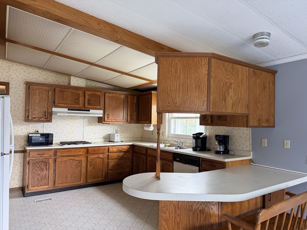 2 Emerald Place Raynham, MA 02767 - Photo 6 of 8