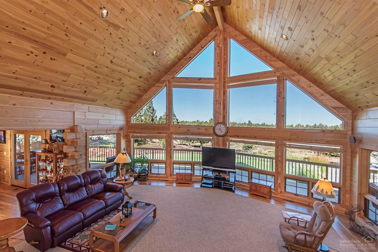 62255 Dodds Road Bend, OR 97701 - Photo 4 of 25 Gallery Image 4