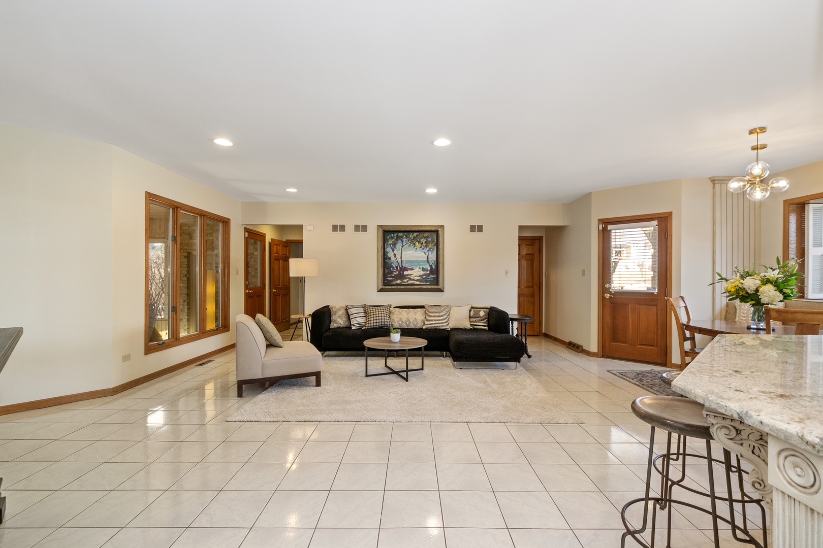 13610 South Kickapoo Trail Homer Glen, IL 60491 - Photo 7 of 37 a living room with furniture and a table