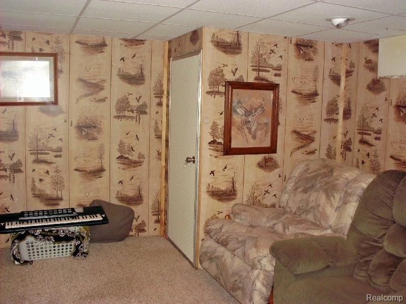 8410 Arbela Road Millington, MI 48746 - Photo 7 of 25 Family room.JPG