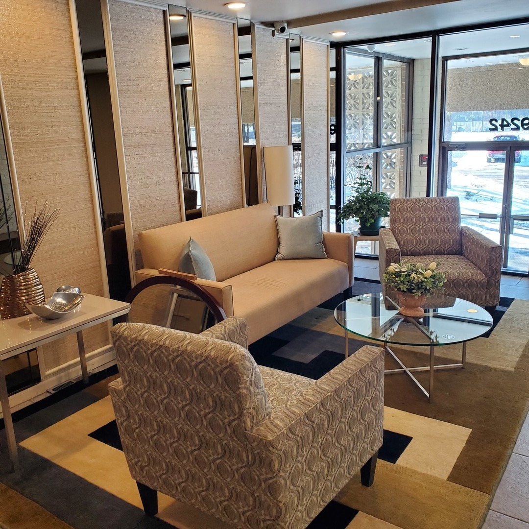 9242 Gross Point Road, Unit 107 Skokie, IL 60077 - Photo 3 of 14