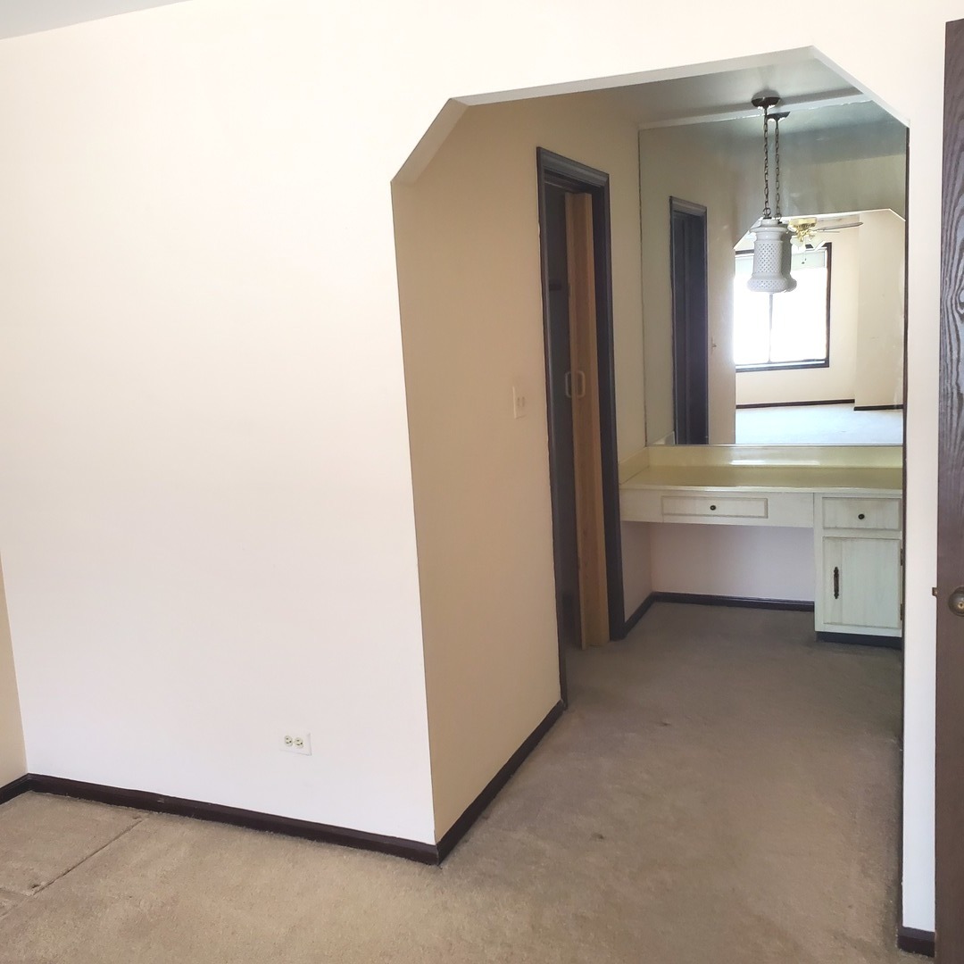 9242 Gross Point Road, Unit 107 Skokie, IL 60077 - Photo 5 of 14