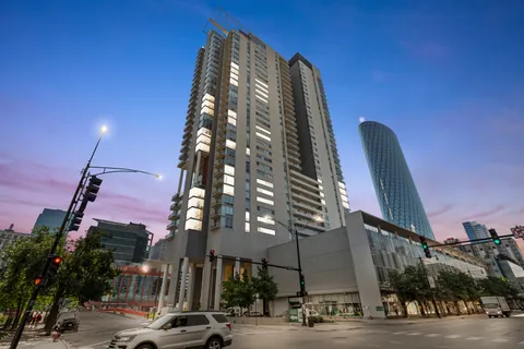 $385,000 | 737 West Washington Boulevard, Unit 3406, Chicago, IL 60661