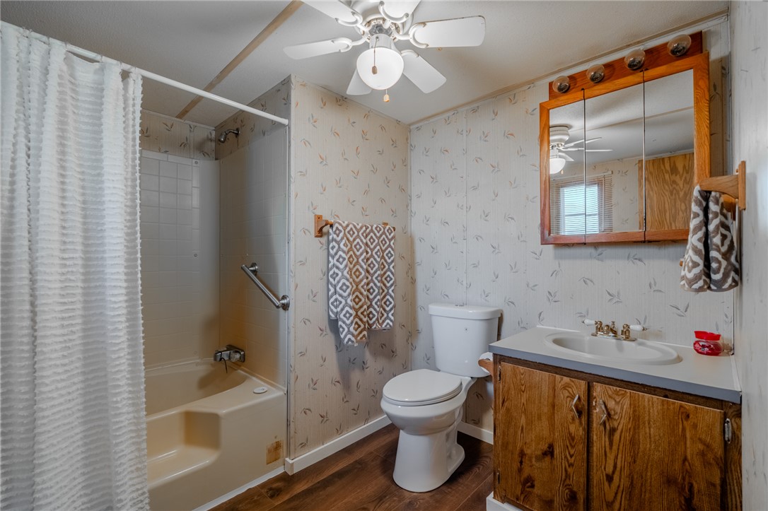 121 Kountry Lane Walhalla, SC 29691 - Photo 17 of 31 Full Bathroom