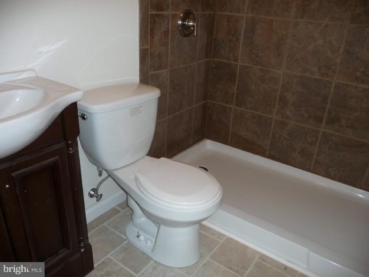 5 Hetzel Road Ridley Park, PA 19078 - Photo 9 of 23 Bathroom
