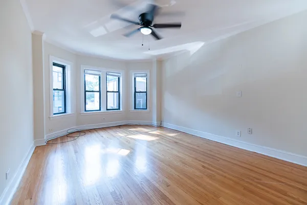 $1,630 | 6509 North Hoyne Avenue, Unit 1N, Chicago, IL 60645