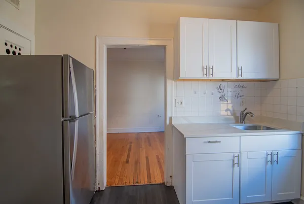 $1,630 | 6509 North Hoyne Avenue, Unit 1N, Chicago, IL 60645