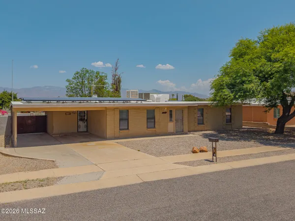 $299,900 | 7331 East Brooks Drive, Tucson, AZ 85730