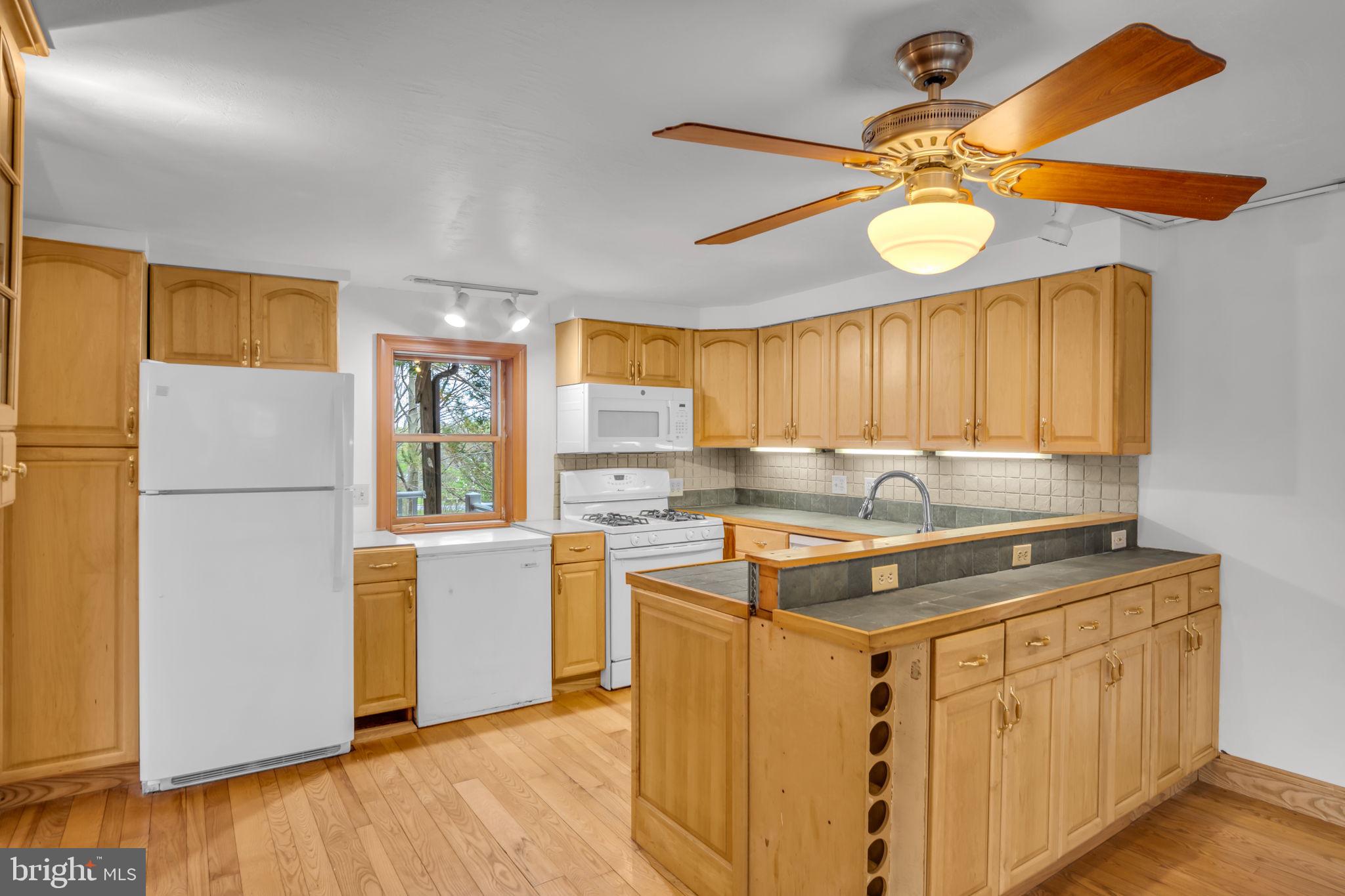 525 Andersontown Road Dover, PA 17315 - Photo 11 of 56 Kitchen