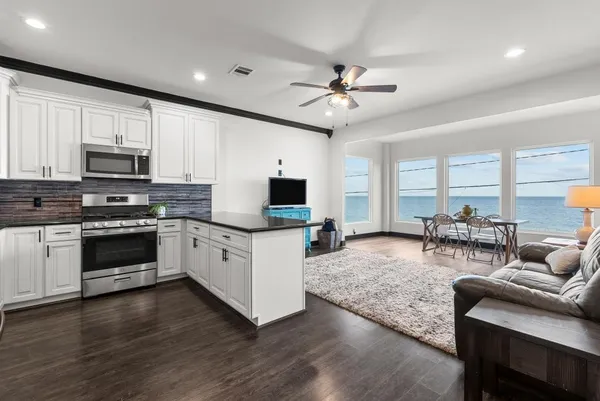 $424,000 | 4514 Boulevard Street, Bacliff, TX 77518