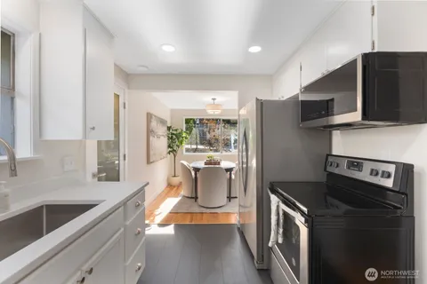 $835,000 | 3318 20th Avenue South, Seattle, WA 98144