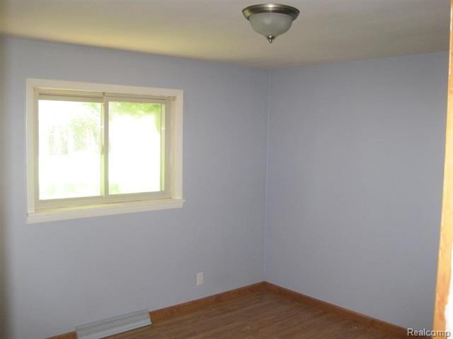 3155 Range Road Port Huron, MI 48060 - Photo 12 of 23 31213023-18.jpg