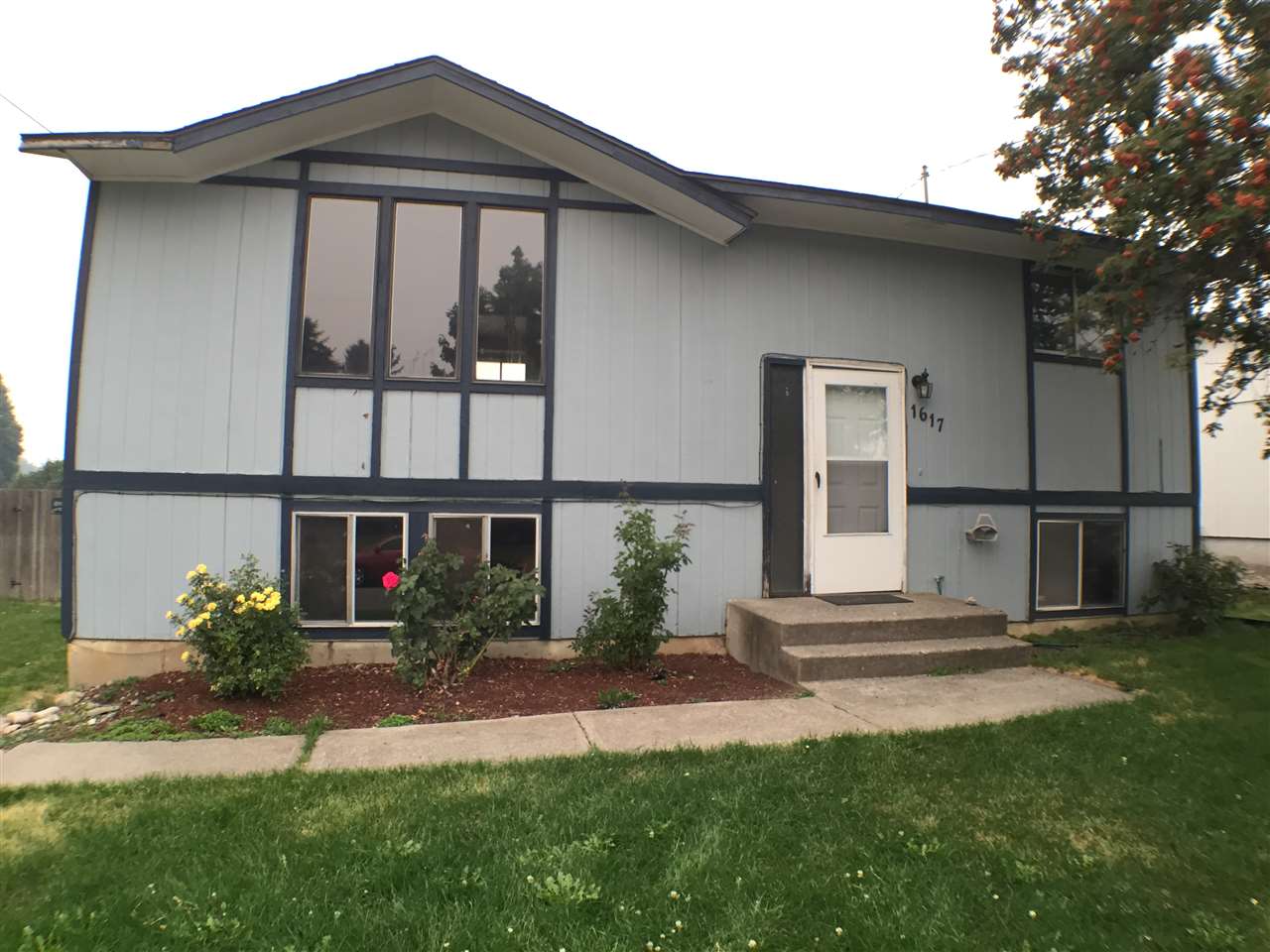 1617 North Raymond Road Spokane, WA 99206 - Photo 1 of 18 Gallery Image 1