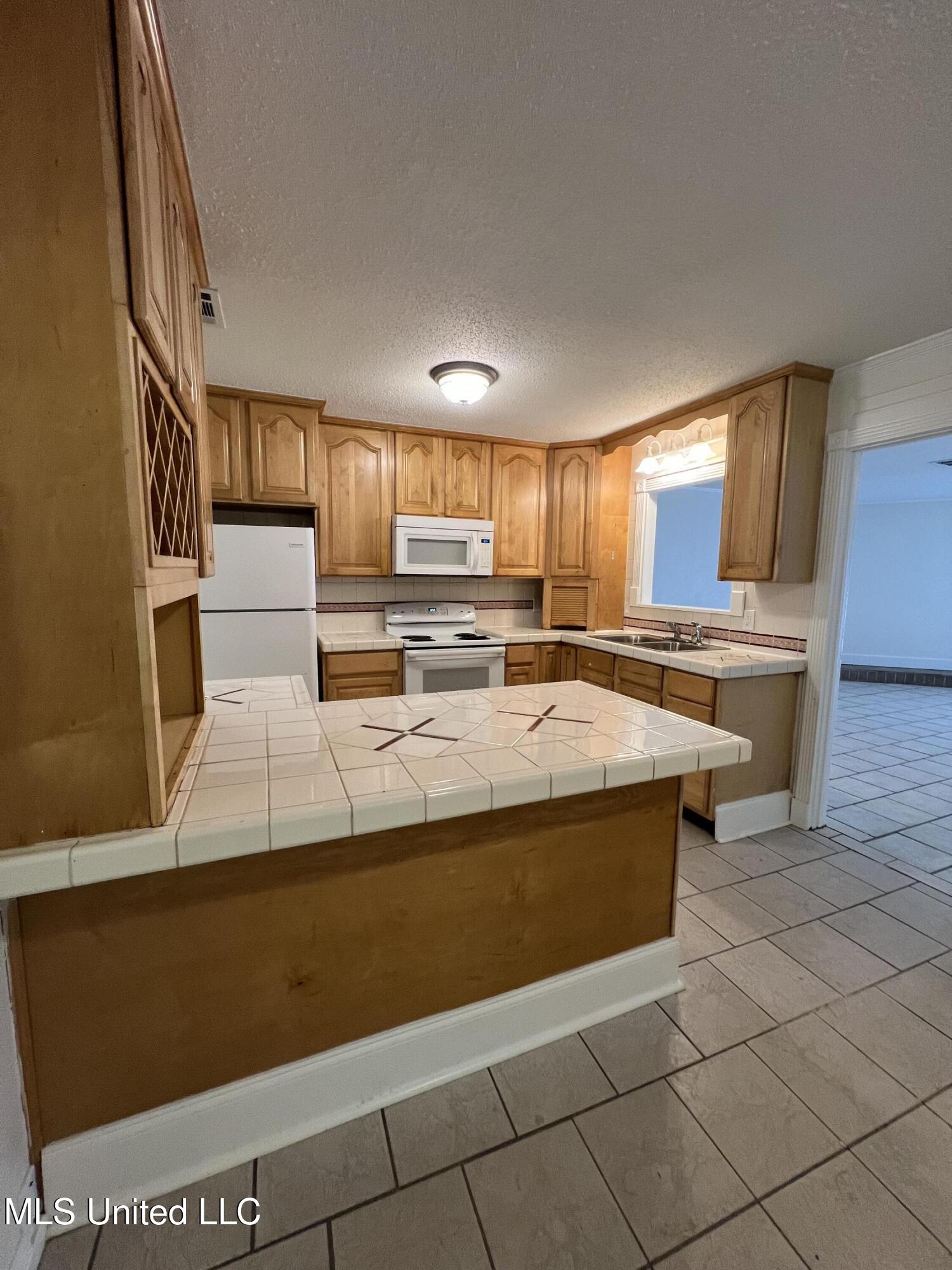 103 Ralph Drive Gulfport, MS 39503 - Photo 6 of 17 103 Ralph 17