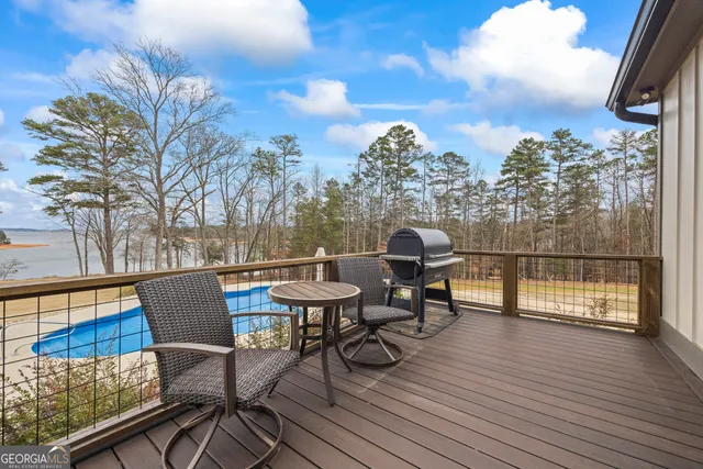$3,500,000 | 300 Black Pt Drive, Hartwell, GA 30643