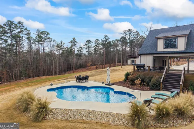 $3,500,000 | 300 Black Pt Drive, Hartwell, GA 30643
