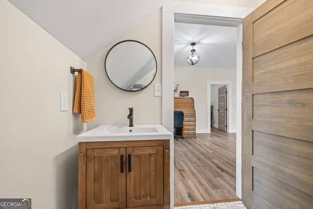 $3,500,000 | 300 Black Pt Drive, Hartwell, GA 30643