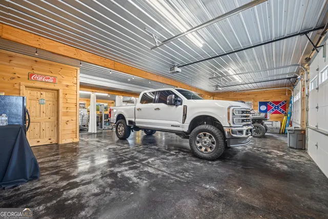 $3,500,000 | 300 Black Pt Drive, Hartwell, GA 30643