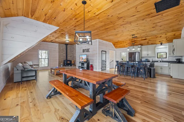 $3,500,000 | 300 Black Pt Drive, Hartwell, GA 30643