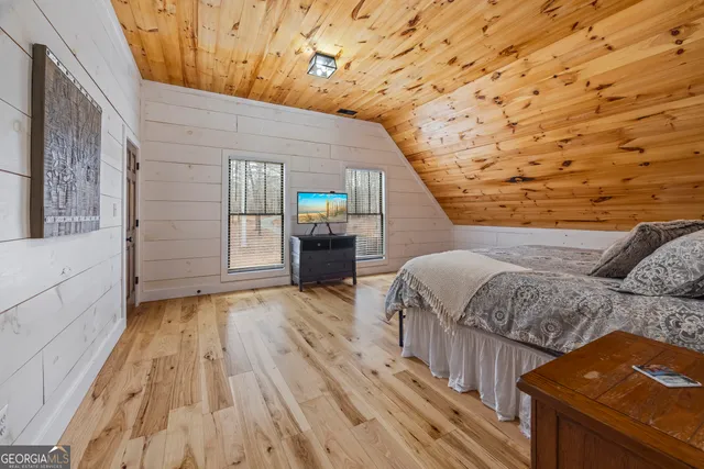 $3,500,000 | 300 Black Pt Drive, Hartwell, GA 30643