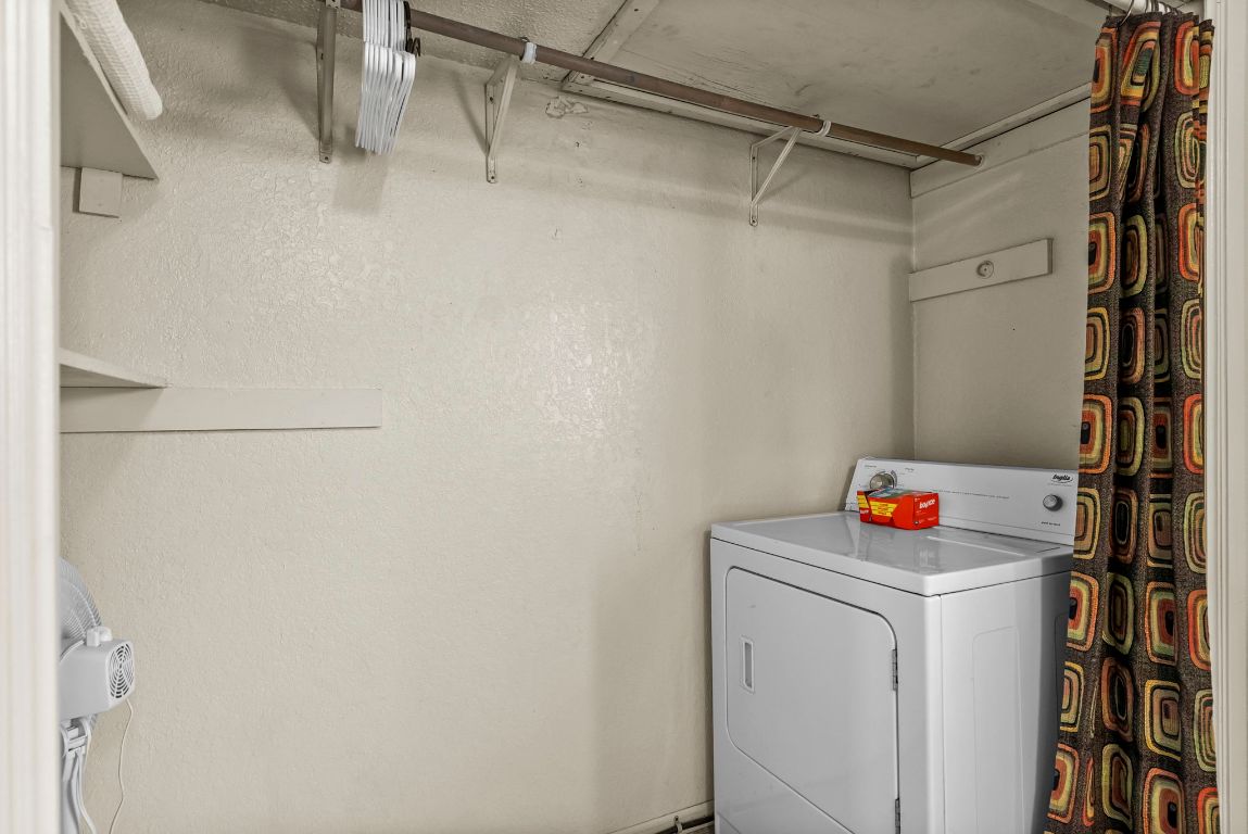 202 West Wheeler Street Manor, TX 78653 - Photo 16 of 28 a utility room with dryer and washer